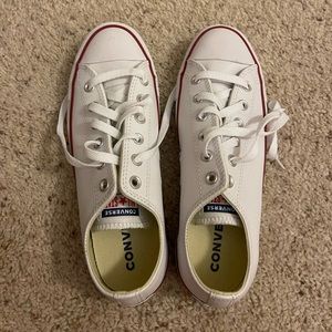 Leather low top white converse!